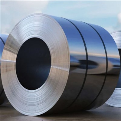 Acer elèctric orientat al gra enrotllat en fred